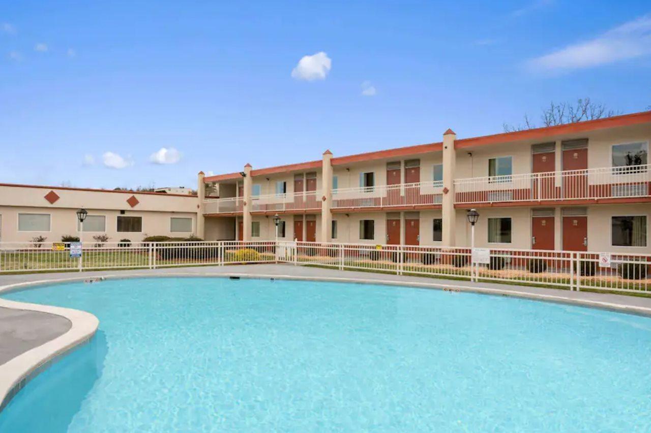Days Inn By Wyndham Shelby Exterior photo